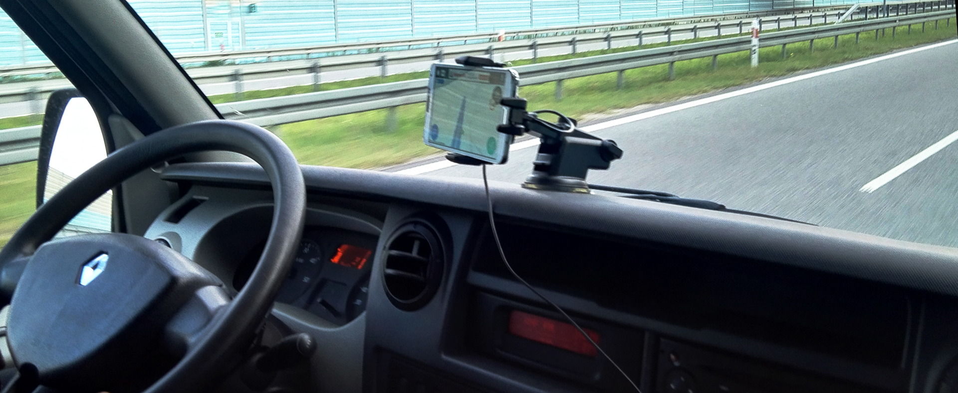 MonsterBus - Transport towarowy, przeprowadzki. Łódź, Warszawa oraz cała Polska